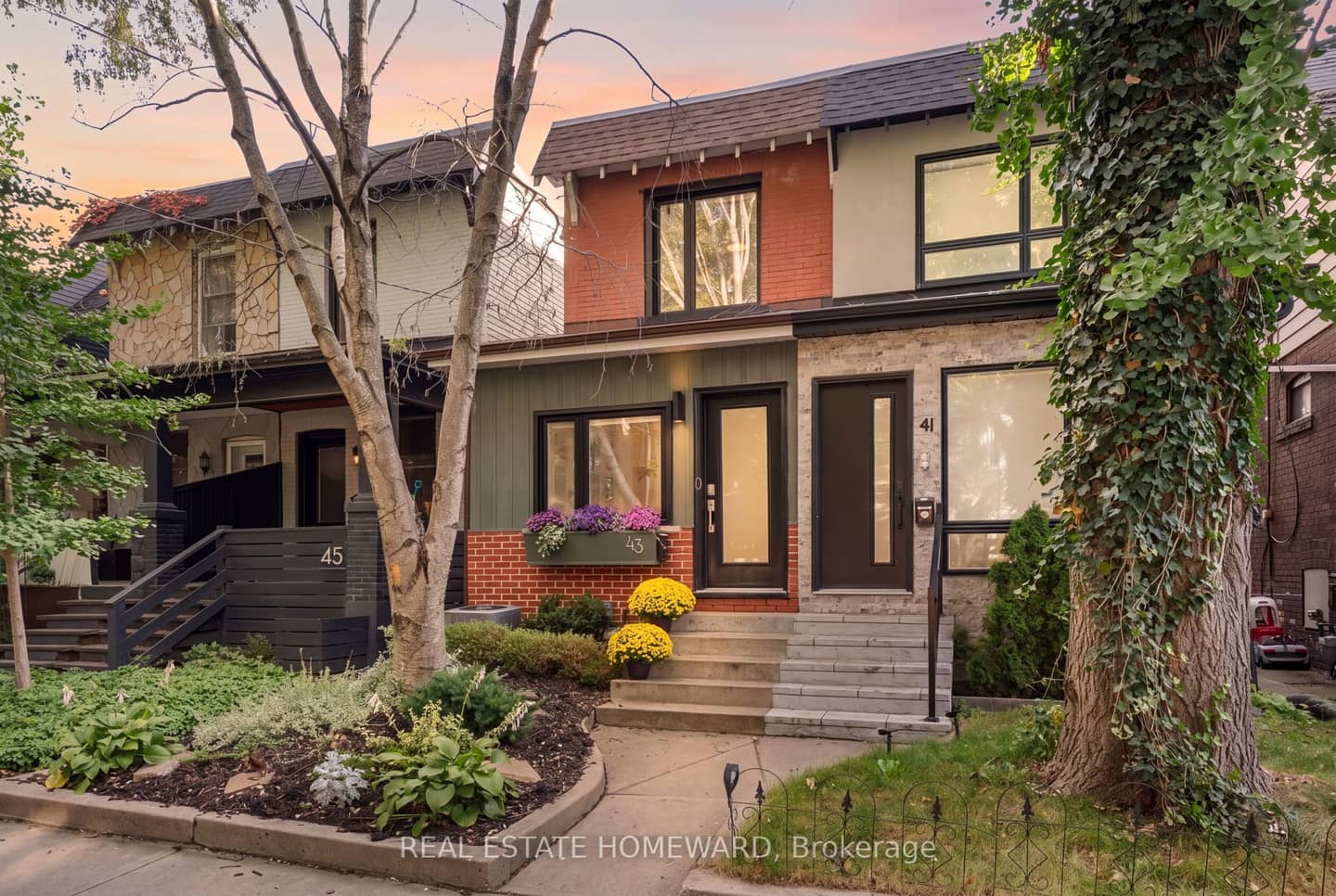 43 Caroline Avenue, Toronto, ON M4M 2X6