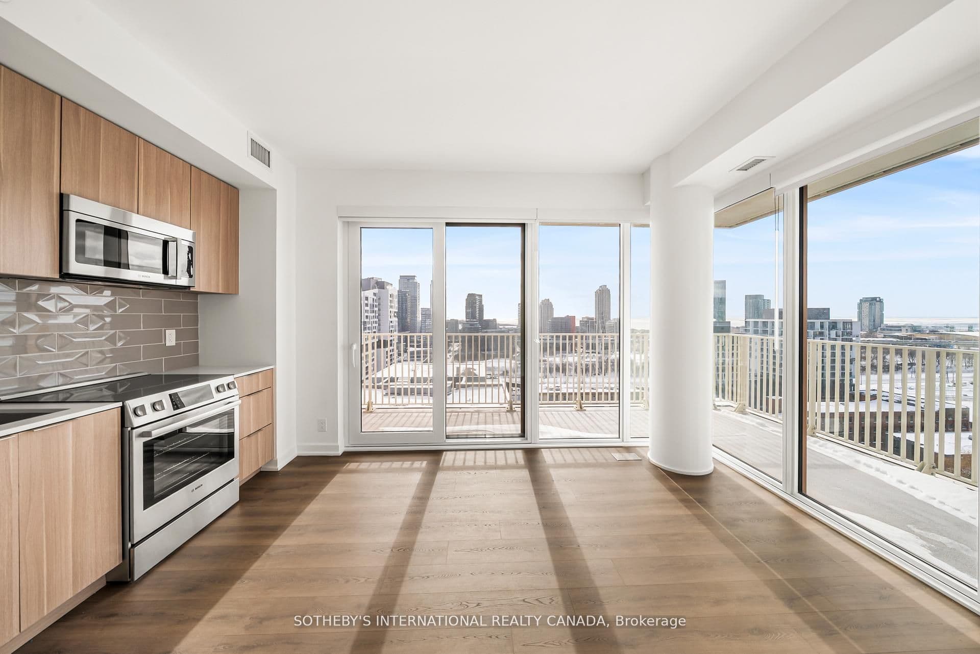 88 bathurst Street 1217, Toronto, ON M5V 0W8