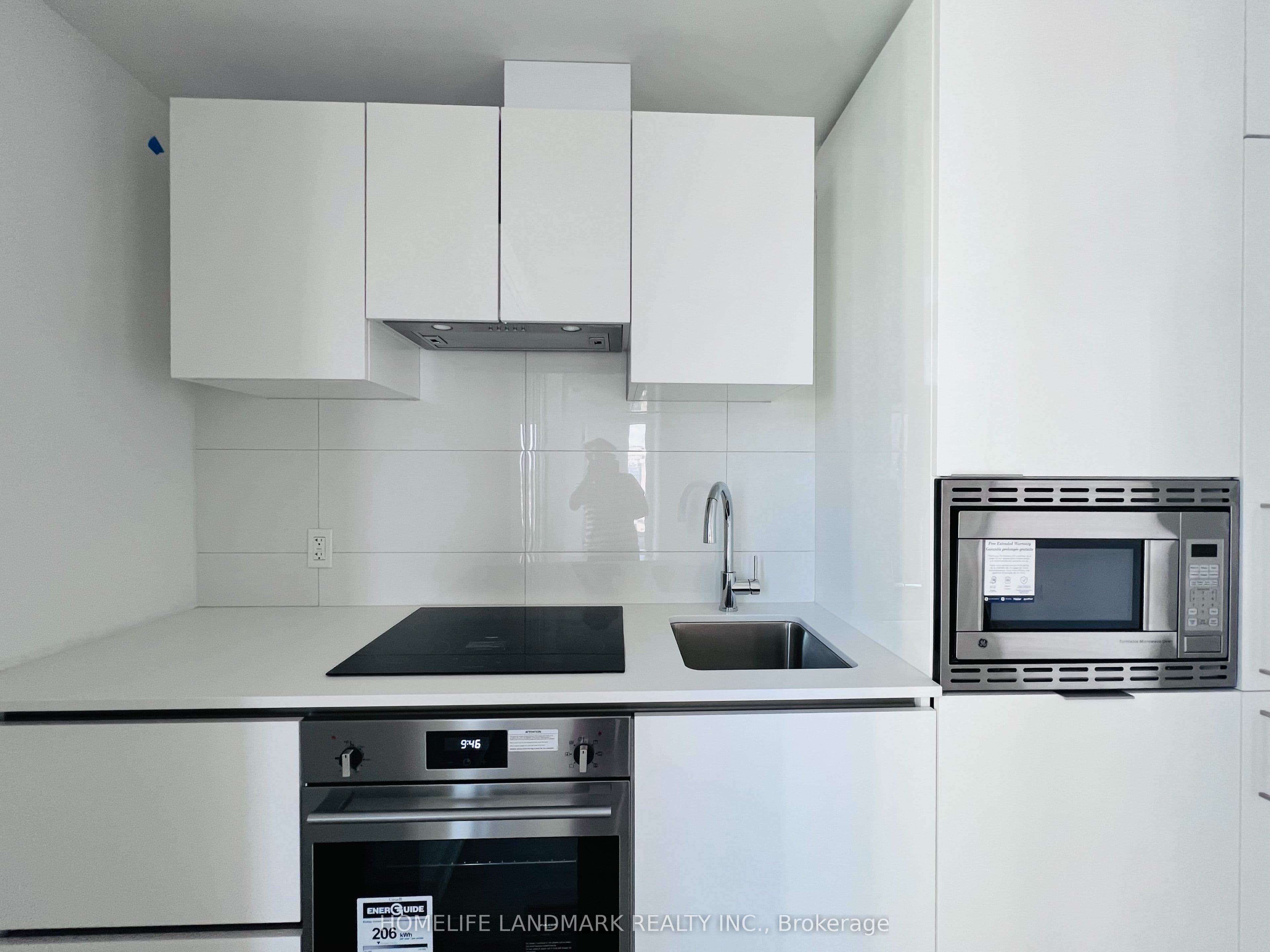 238 Simcoe Street 2603, Toronto, ON M5T 1T4