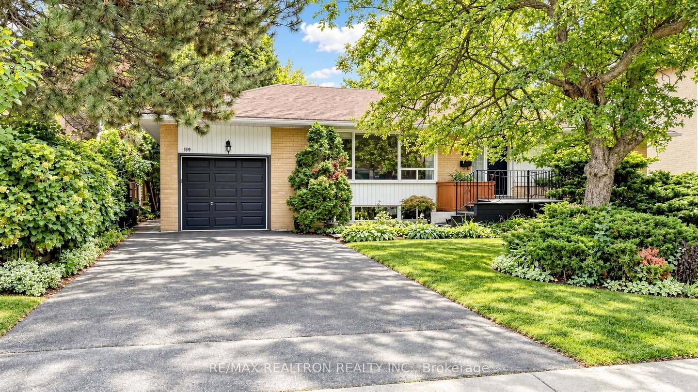 199 Lord Seaton Road, Toronto, ON M2P 1L1