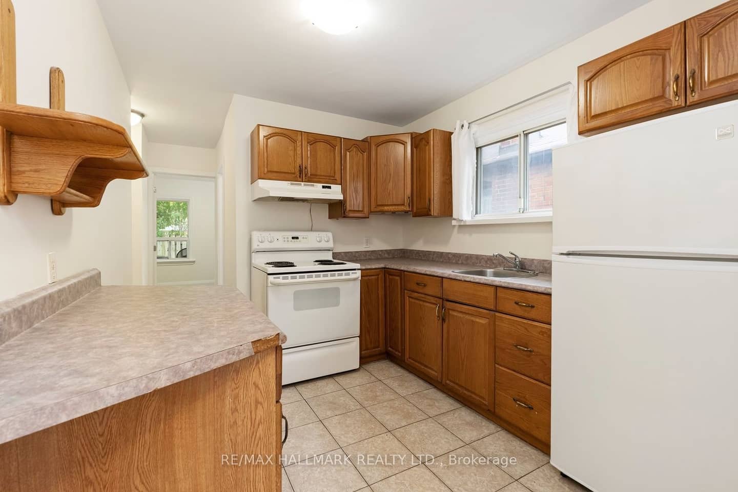 31 Thora Avenue, Toronto, ON M1L 2P7