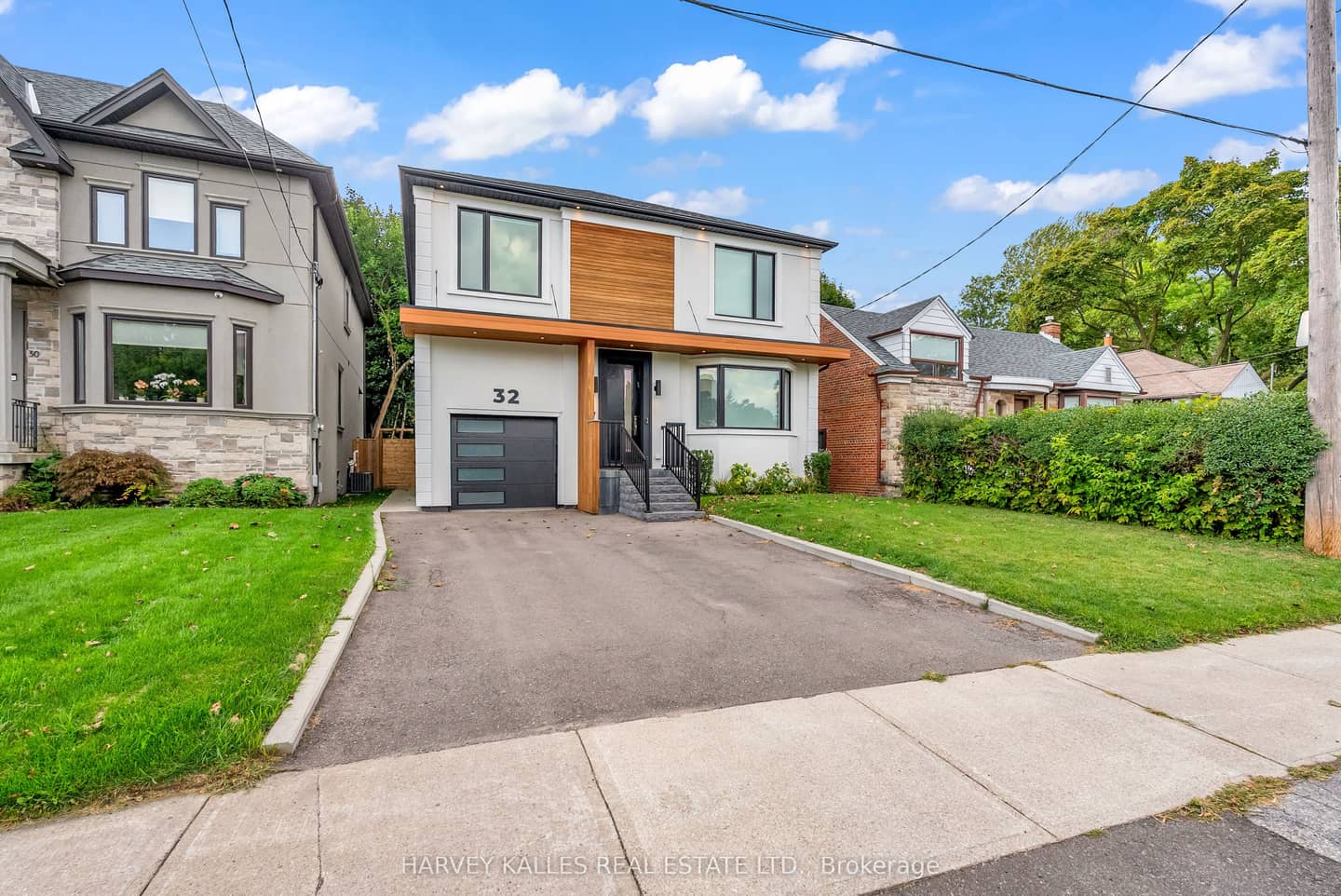 32 Almont Road, Toronto, ON M3H 3E3