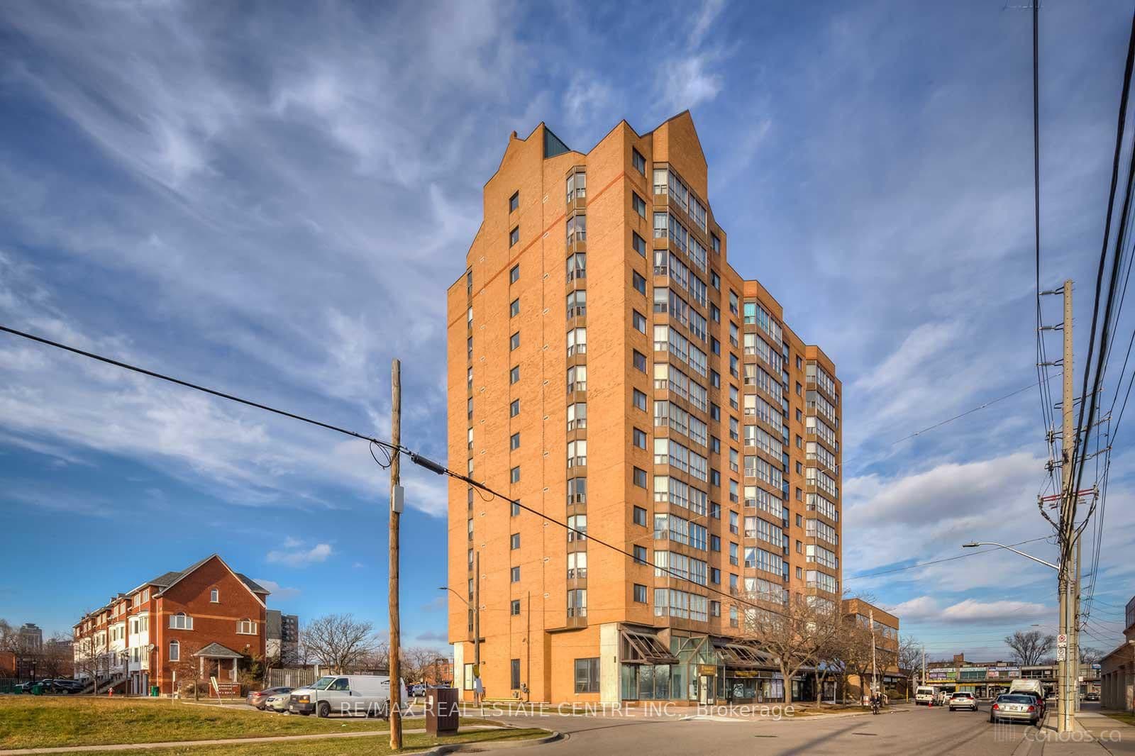 25 Agnes Street PH06(1206), Mississauga, ON L5B 3X7