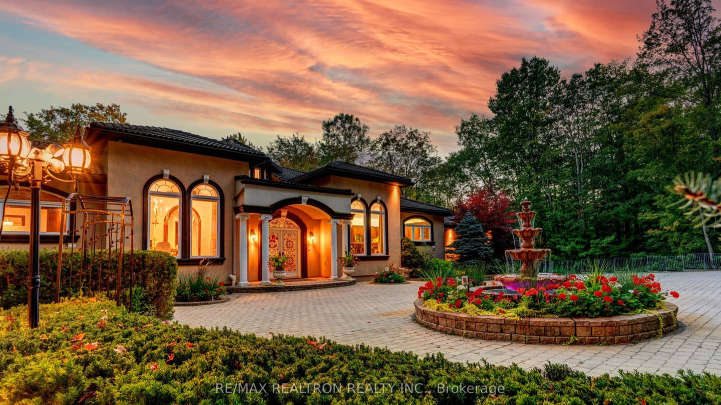 38 Bridgewater Drive, Richmond Hill, ON L4E 3N4