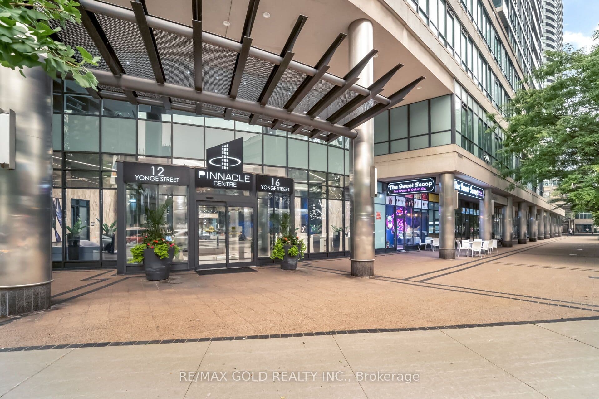 16 Yonge Street 1808, Toronto, ON M5E 2A1