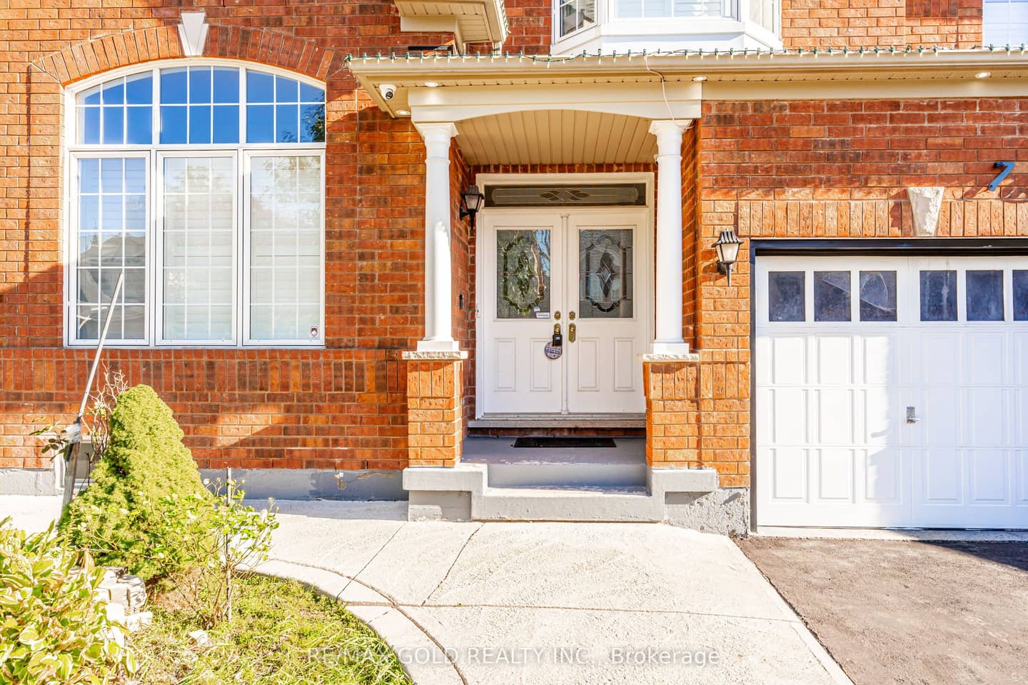 7 Bettey Road, Brampton, ON L6P 1S9
