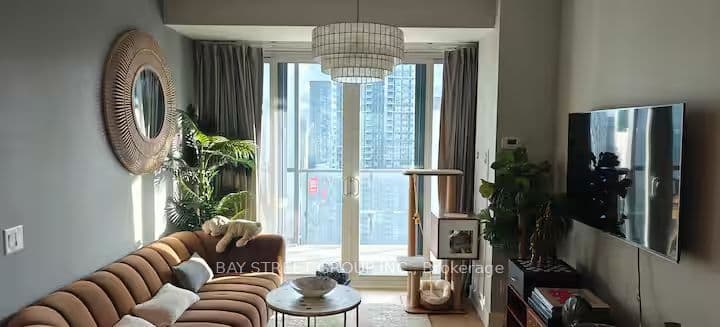 7 Grenville Street 3411 Master Bedroom, Toronto, ON M4Y 0E9