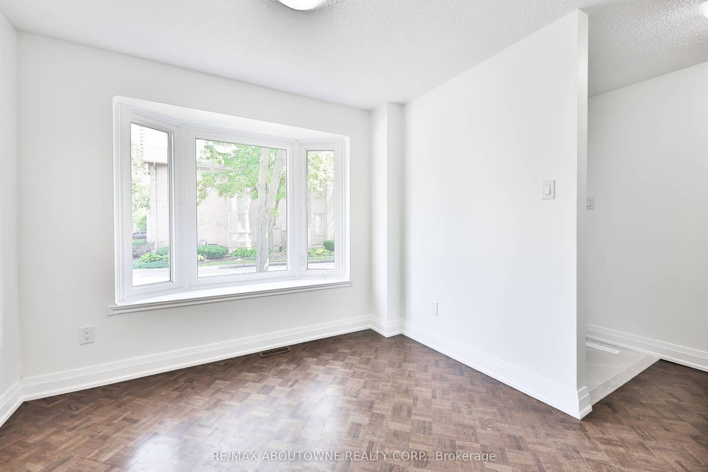 4635 Regents Terrace 2, Mississauga, ON L5R 1W8