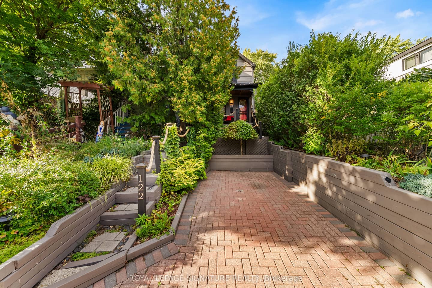122 Duvernet Avenue, Toronto, ON M4E 1V4