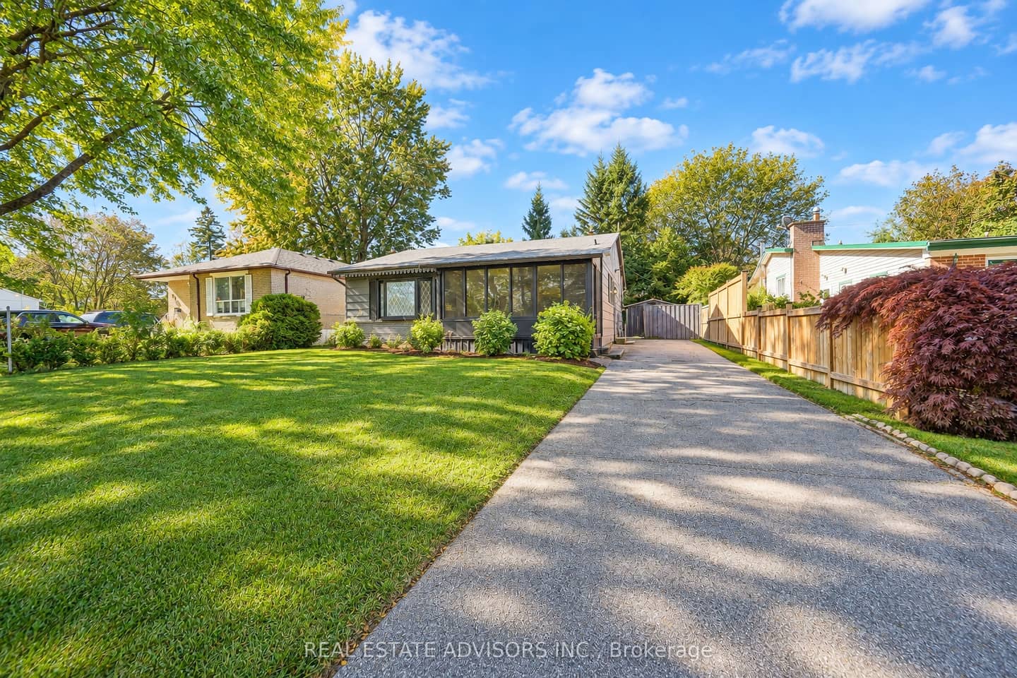 712 Annland Street, Pickering, ON L1W 1B4