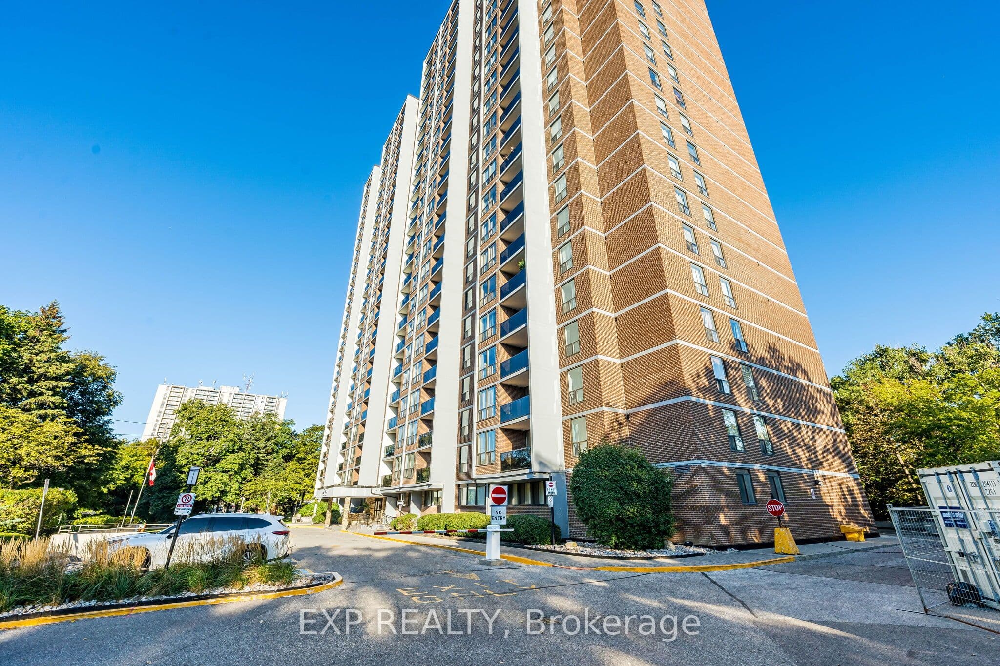85 Emmett Avenue 2412, Toronto, ON M6M 5A2