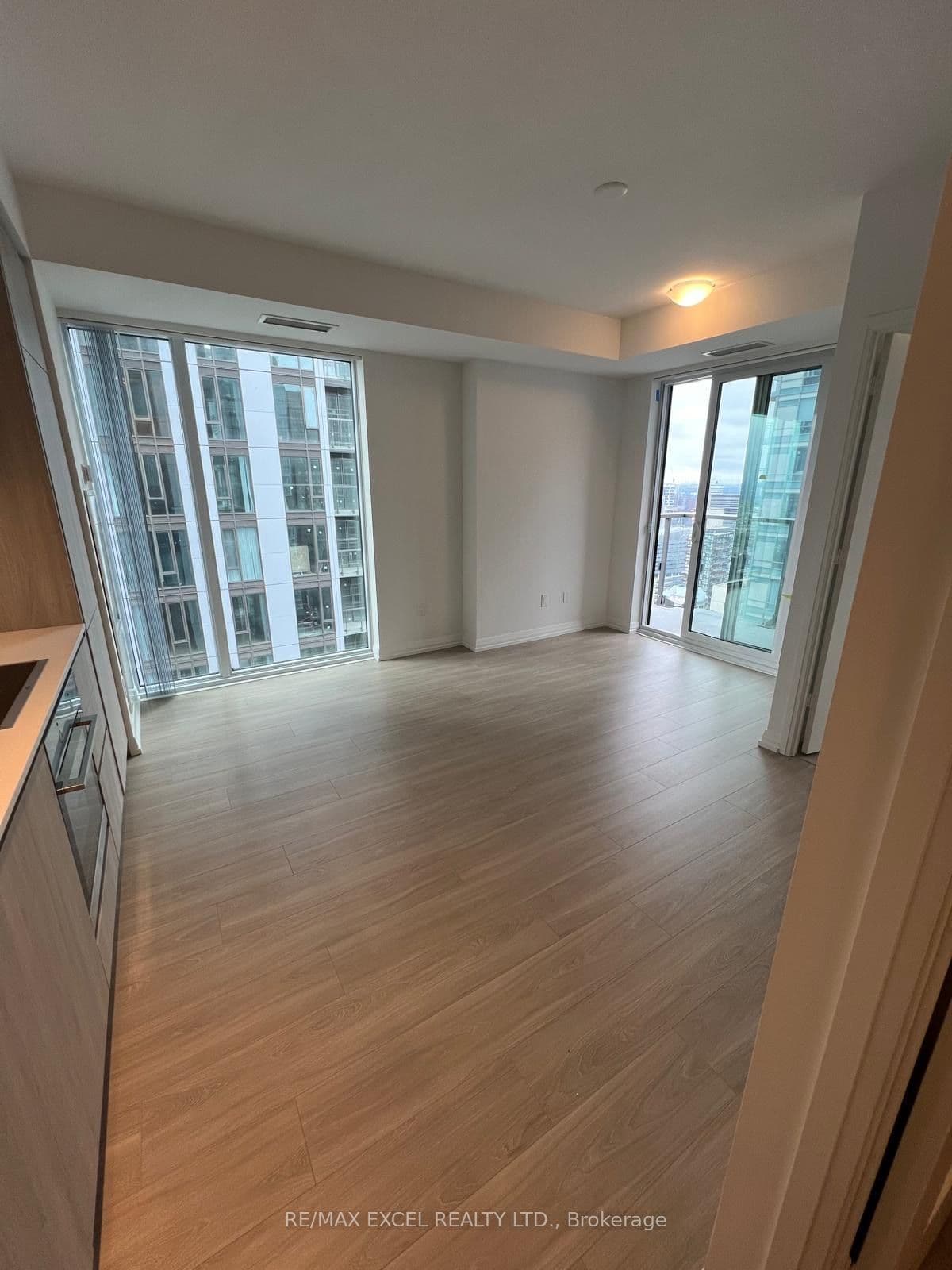 8 Widmer Street 4305, Toronto, ON M5V 0W6