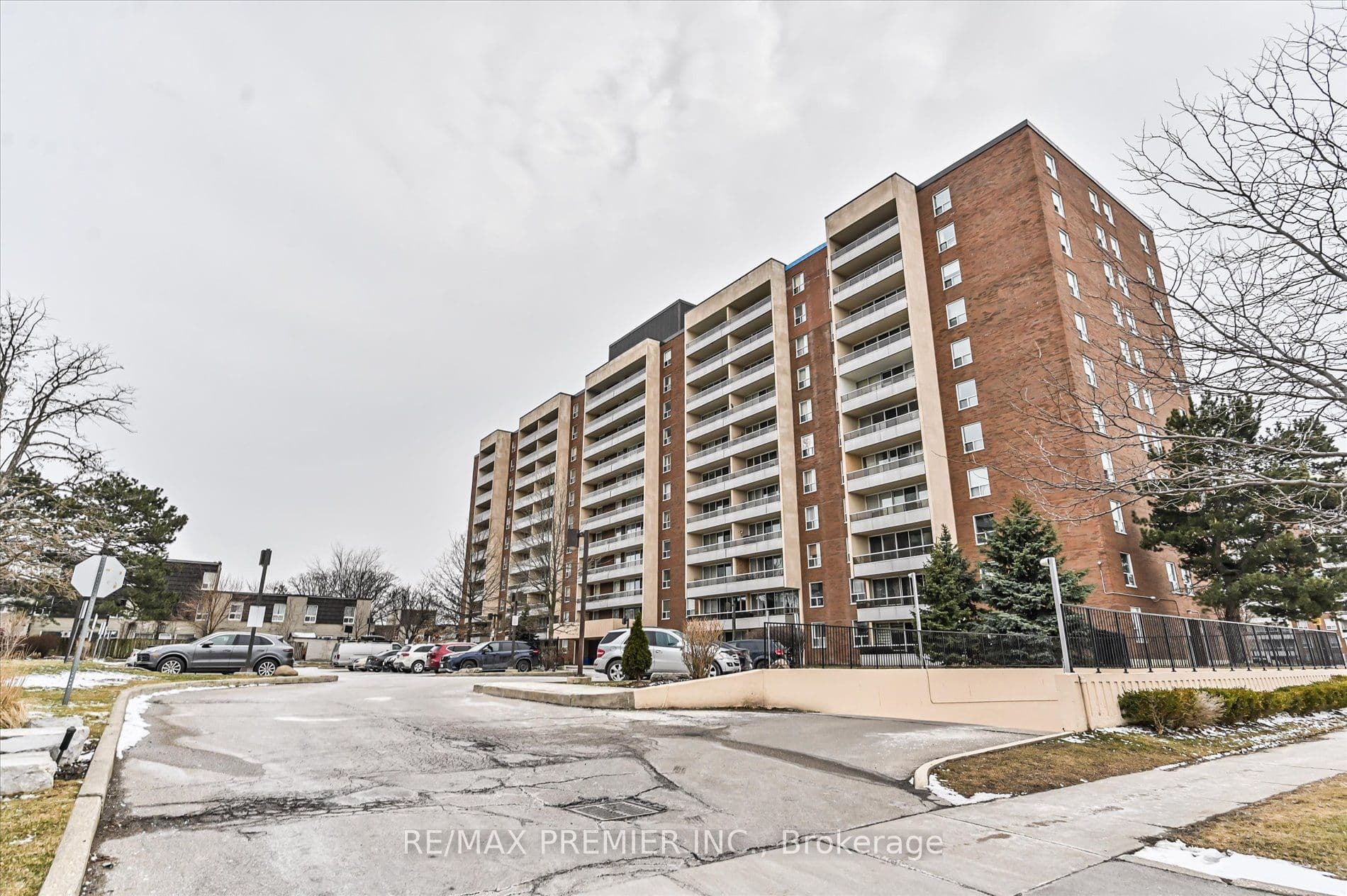 25 Four Winds Drive 604, Toronto, ON M3J 1K8