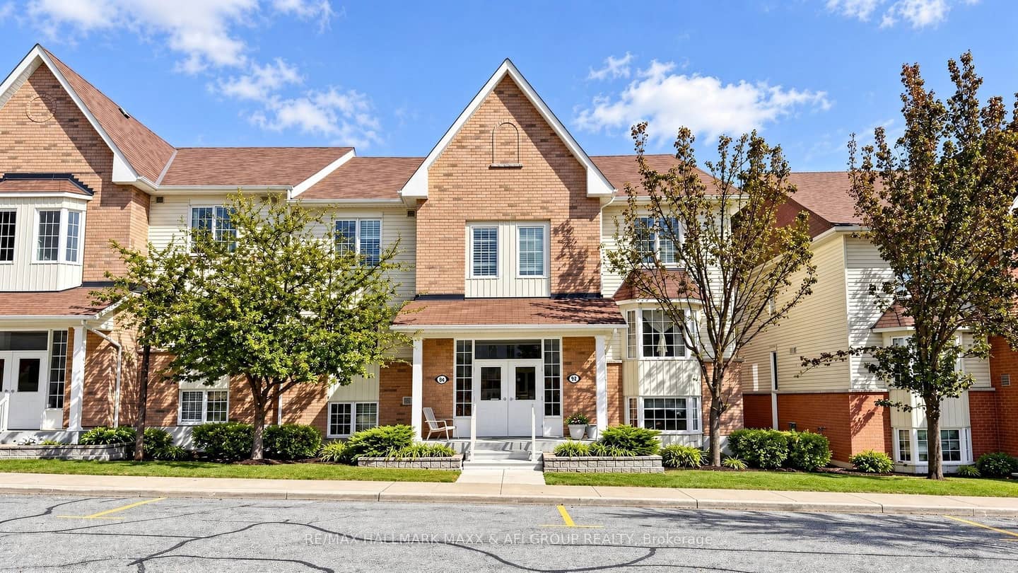 92 Petra Way 2, Whitby, ON L1R 0A3