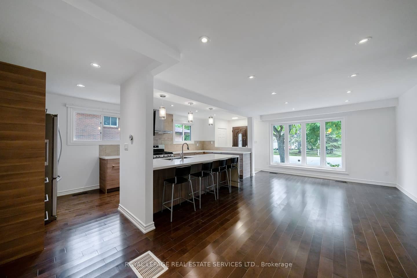 1254 Napier Crescent, Oakville, ON L6H 2A4