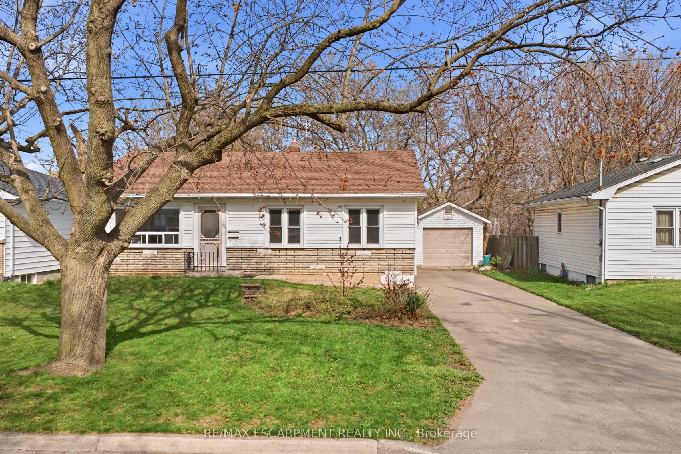 36 Woodelm Drive, St. Catharines, ON L2M 4N3