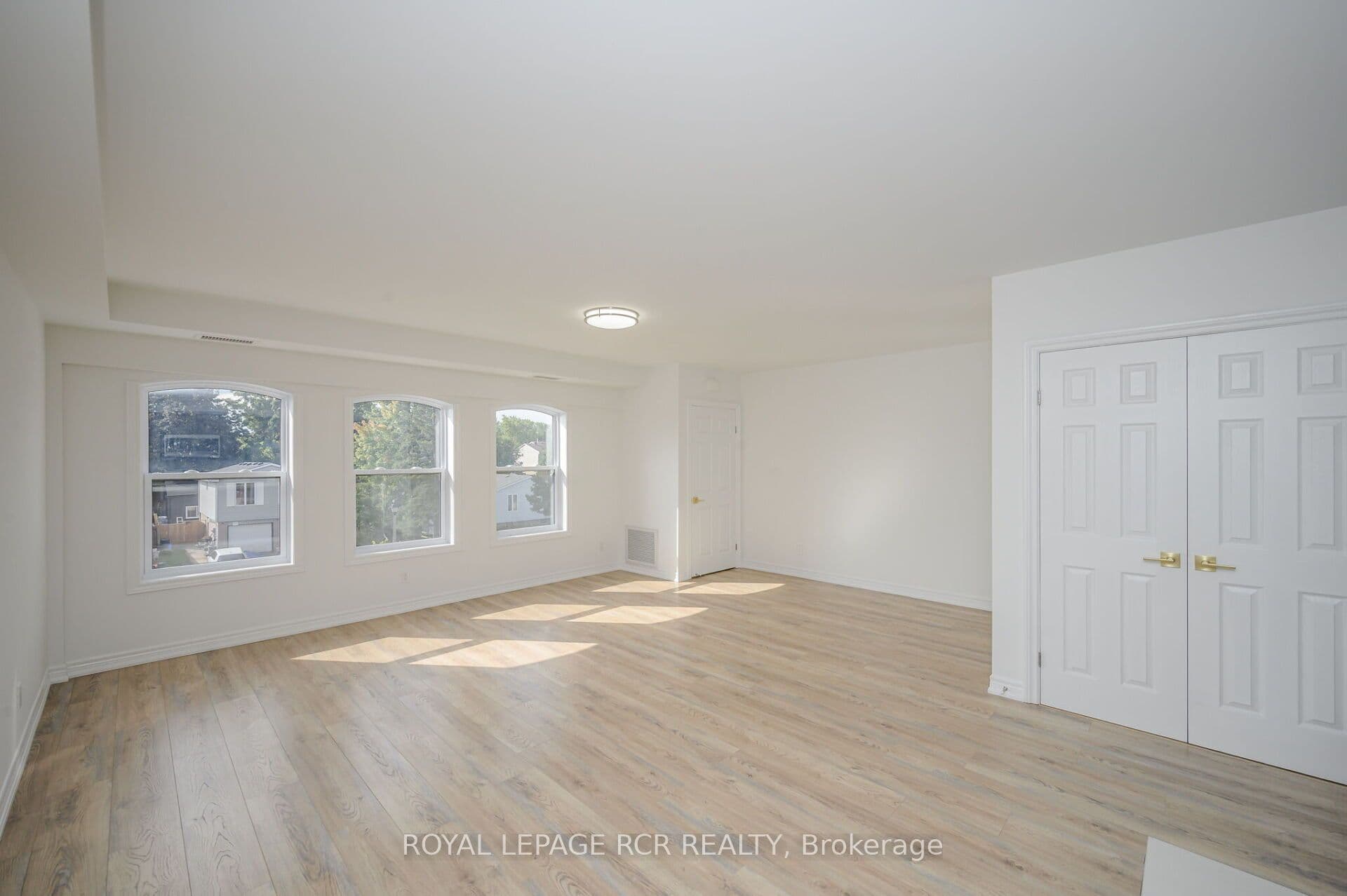15 Brenda Boulevard 305, Orangeville, ON L9W 3Y5