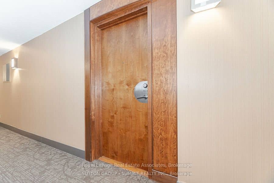 3880 Duke Of York Boulevard 409, Mississauga, ON L5B 4M7
