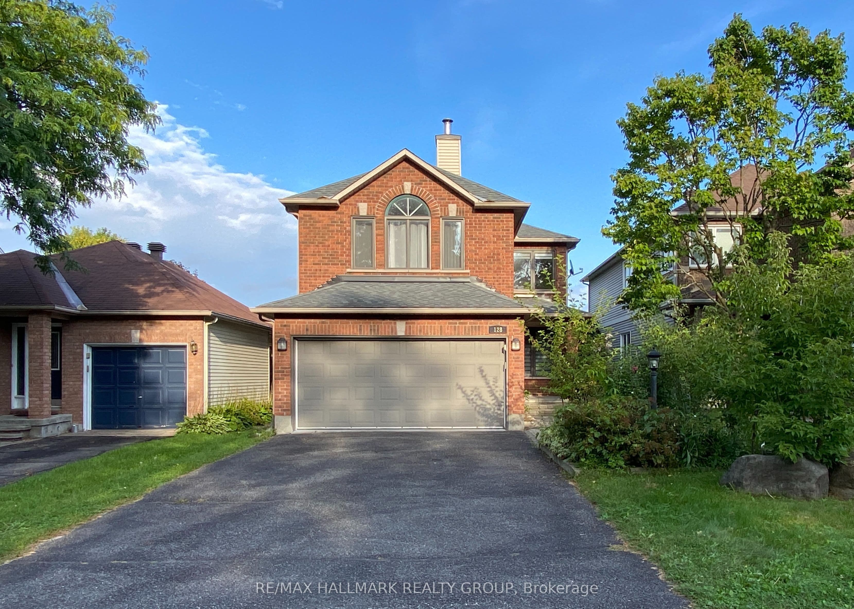 128 GRENADIER Way, Barrhaven, ON K2J 4M1