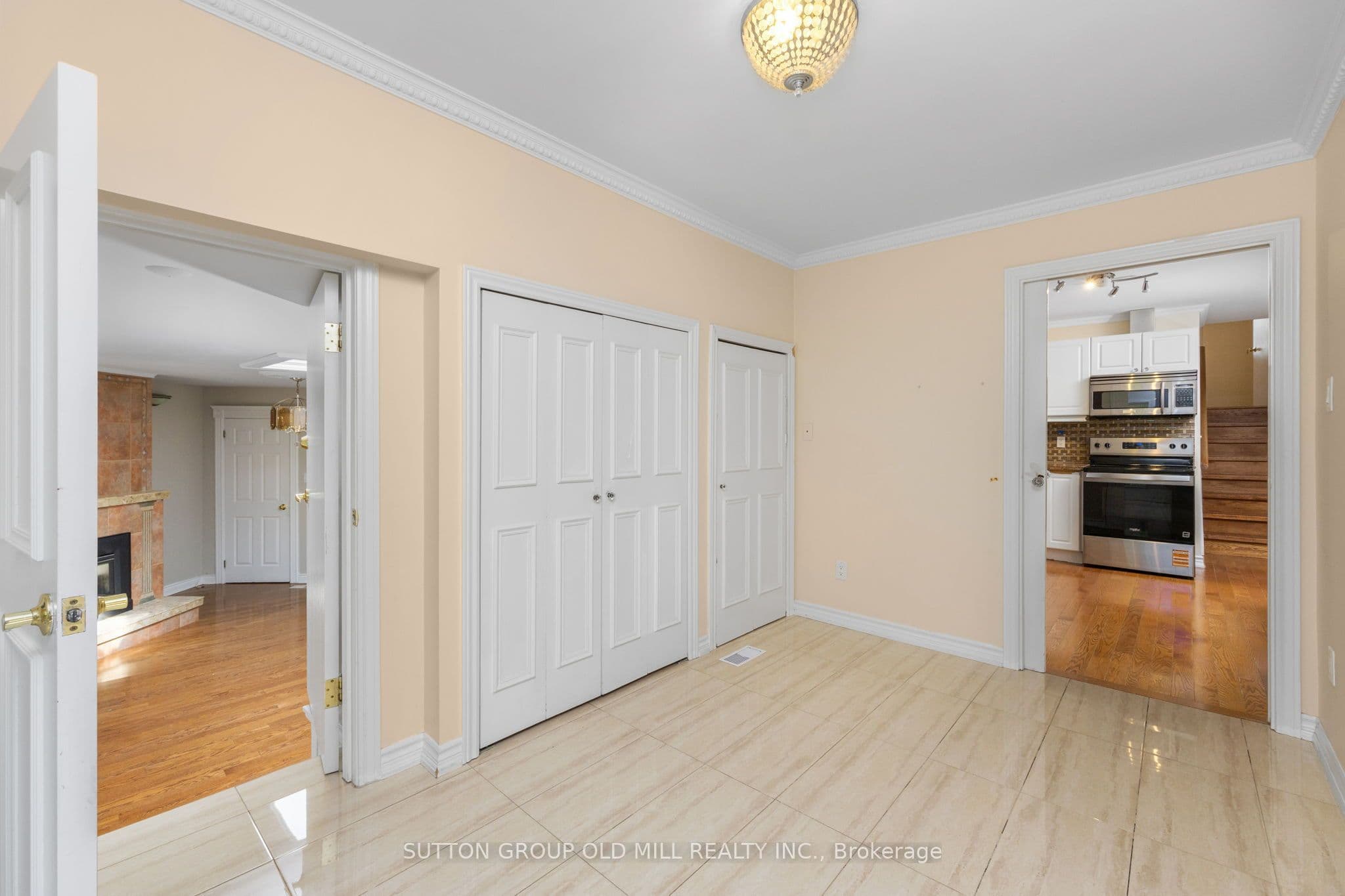 2 Leita Court, Toronto, ON M9A 4W2