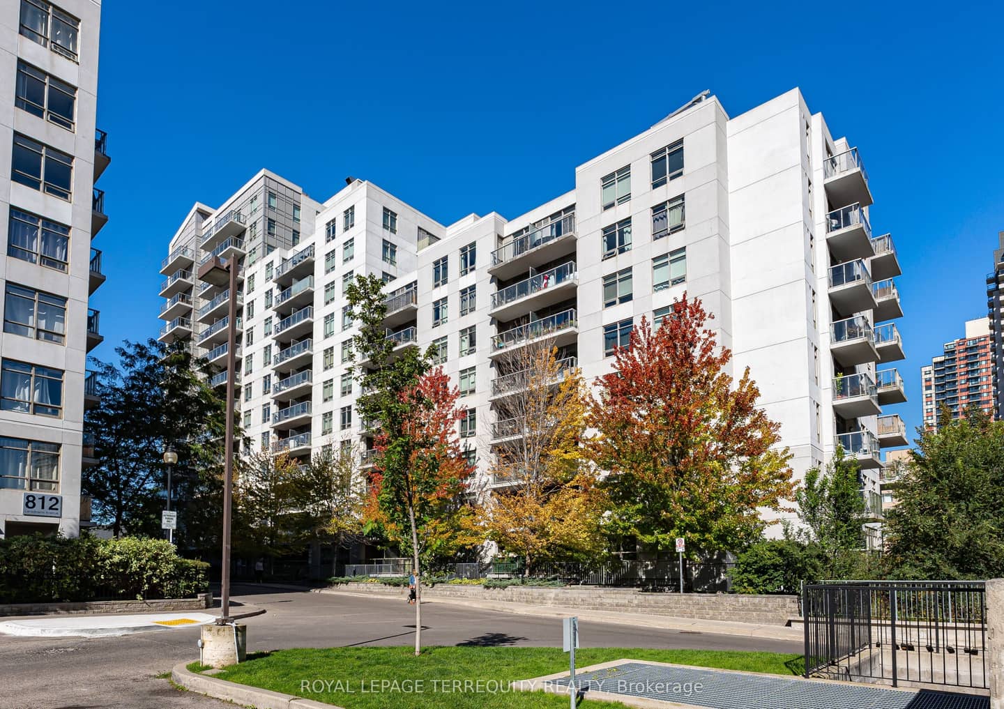 816 Lansdowne Avenue 320, Toronto, ON M6H 4K6