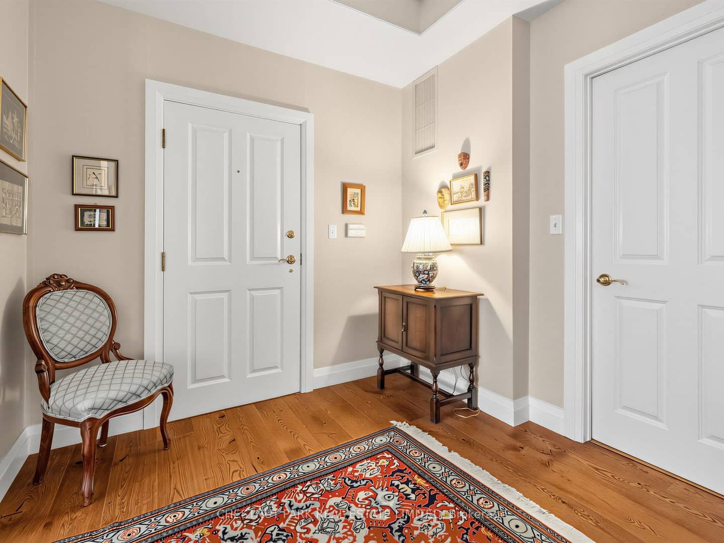 21 Shaftesbury Avenue 104, Toronto, ON M4T 3B4