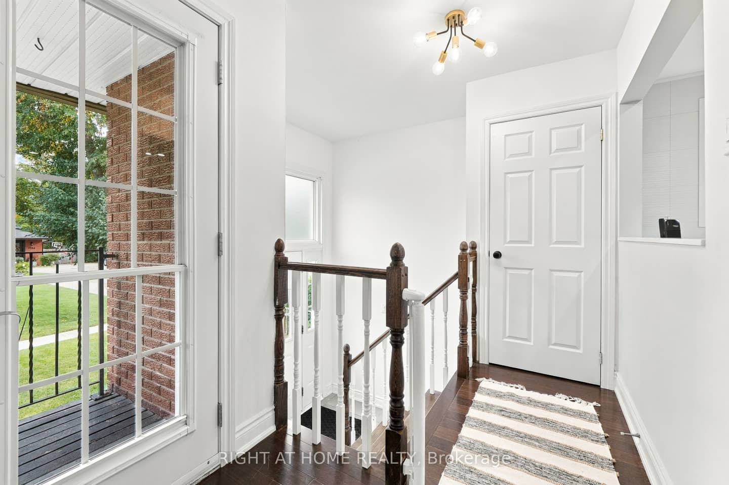 1963 Carrera Lane, Mississauga, ON L5J 1C6
