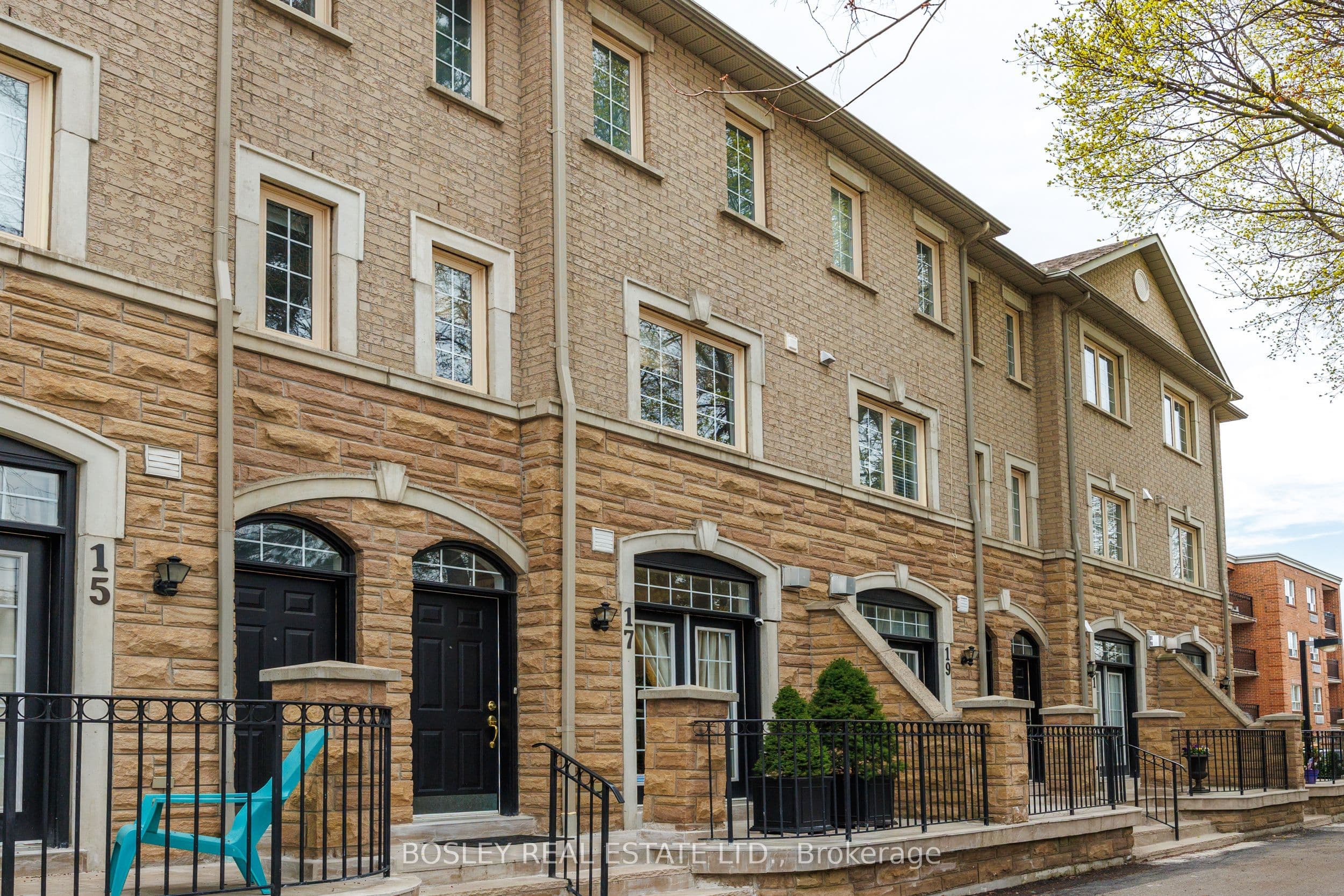 17 Krawchuk Lane, Toronto, ON M4G 4H4