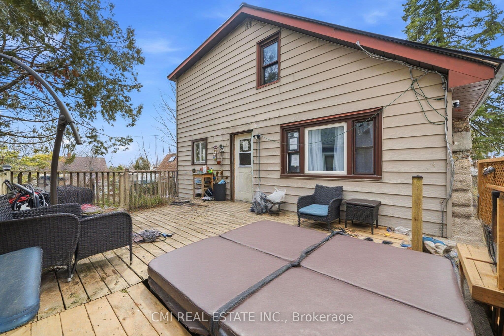 345 LINWOOD Avenue, Orillia, ON L3V 2W8