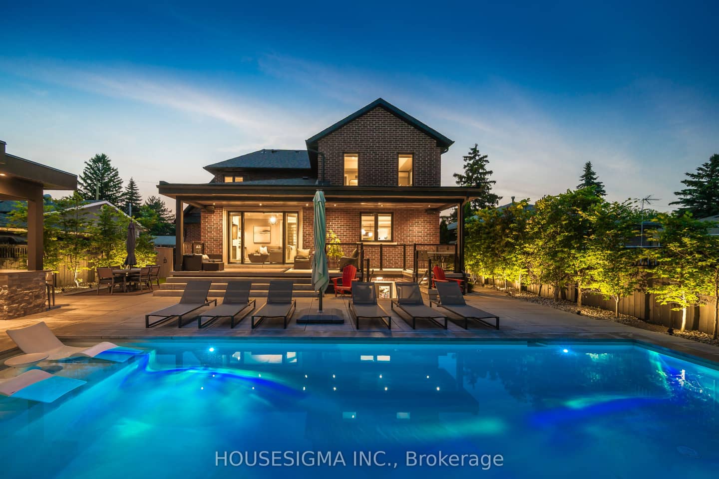 1298 Pinegrove Road, Oakville, ON L6L 2X3