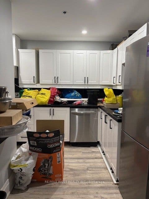 3000 Langstaff Road 6, Vaughan, ON L4K 4R7