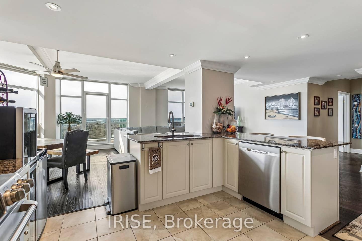 9 George Street PH01, Brampton, ON L6Y 0T6