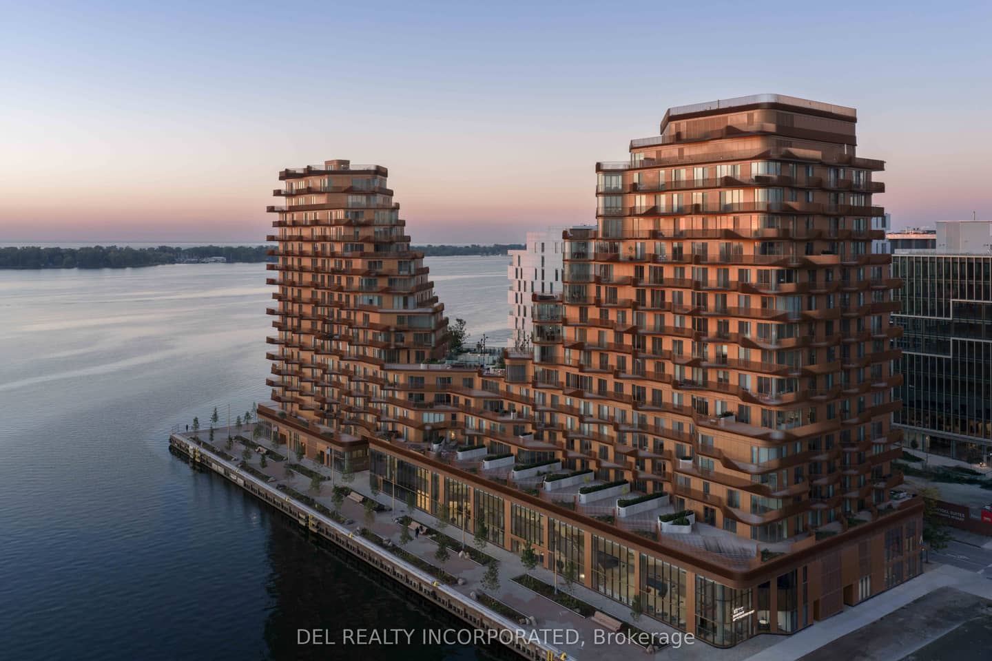 155 Merchants' Wharf 822, Toronto, ON M5A 0Y4