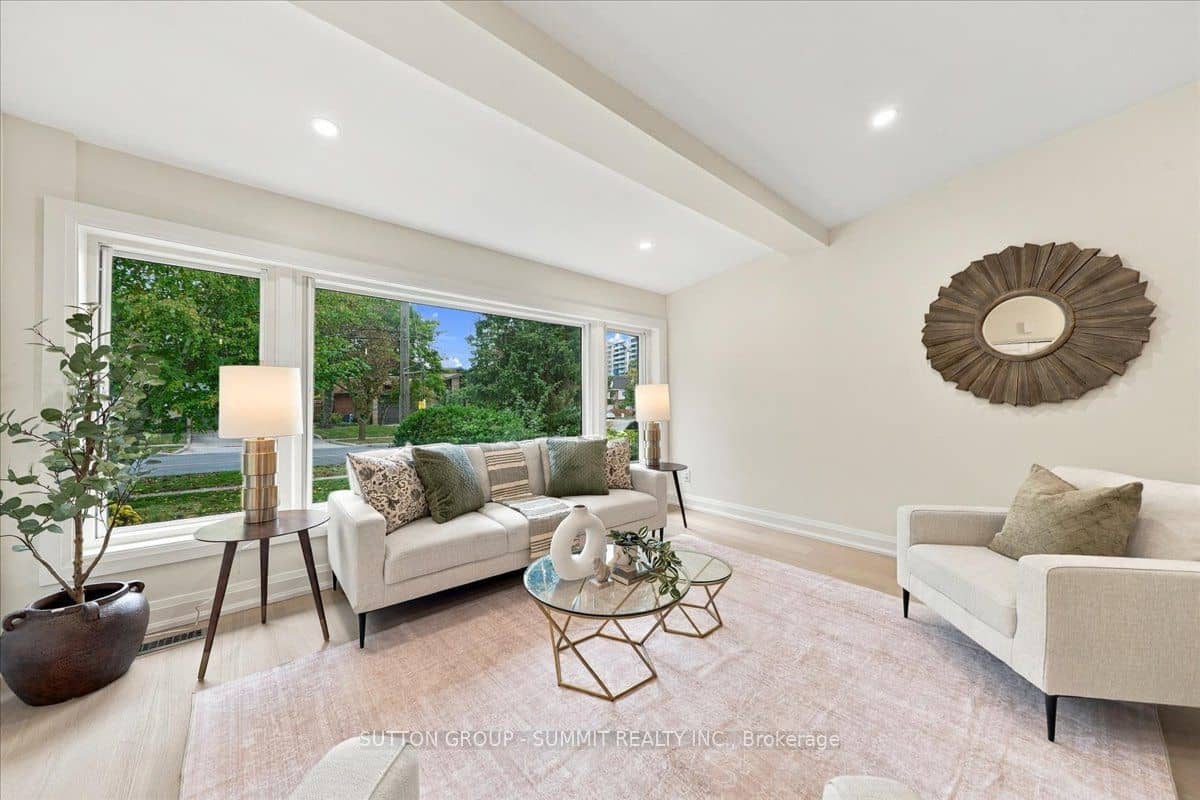 184 Torresdale Avenue, Toronto, ON M2R 3E4