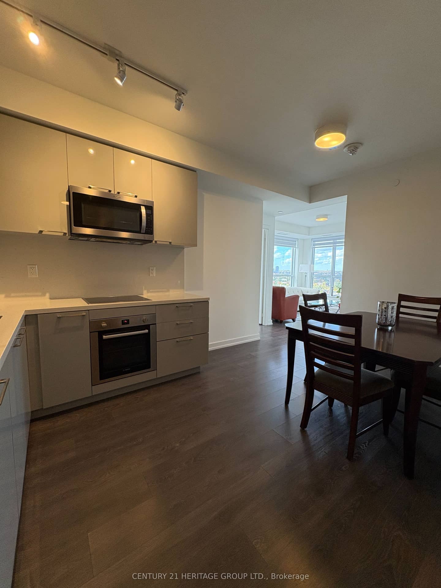 1 Grandview Avenue 1002, Markham, ON L3T 0G7