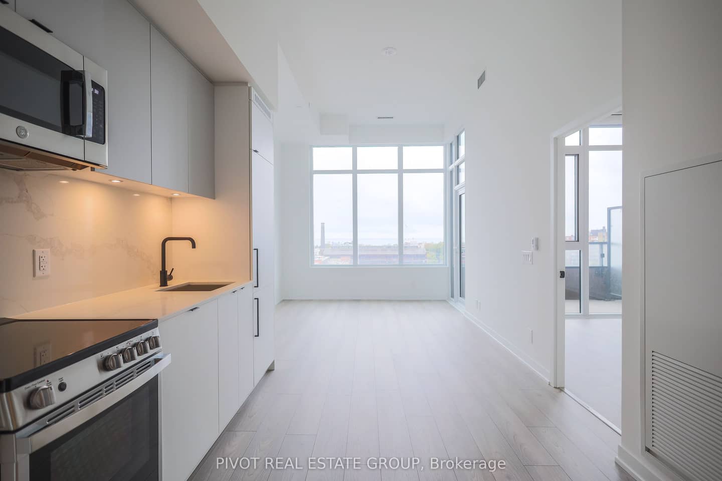 285 Dufferin Street 715, Toronto, ON M6K 0J2
