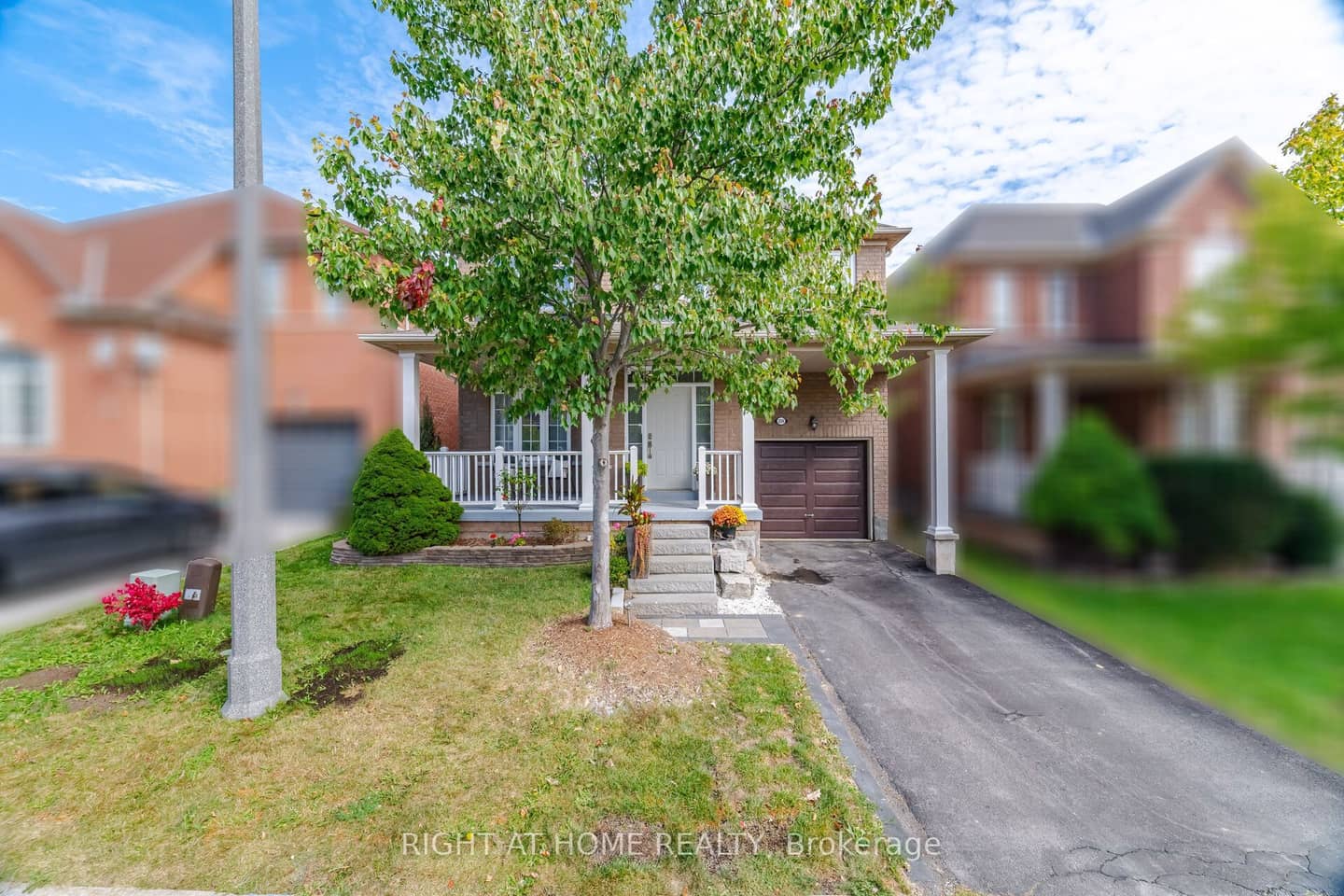 2249 Crestmont Drive, Oakville, ON L6M 5J5