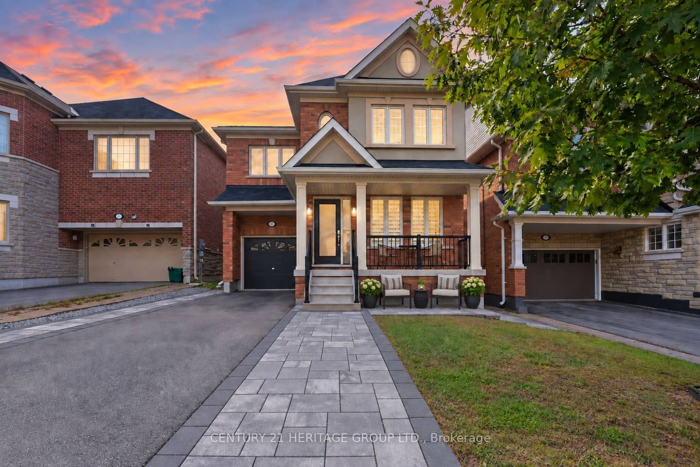 244 Gord Clelland Gate, Newmarket, ON L3X 0G1