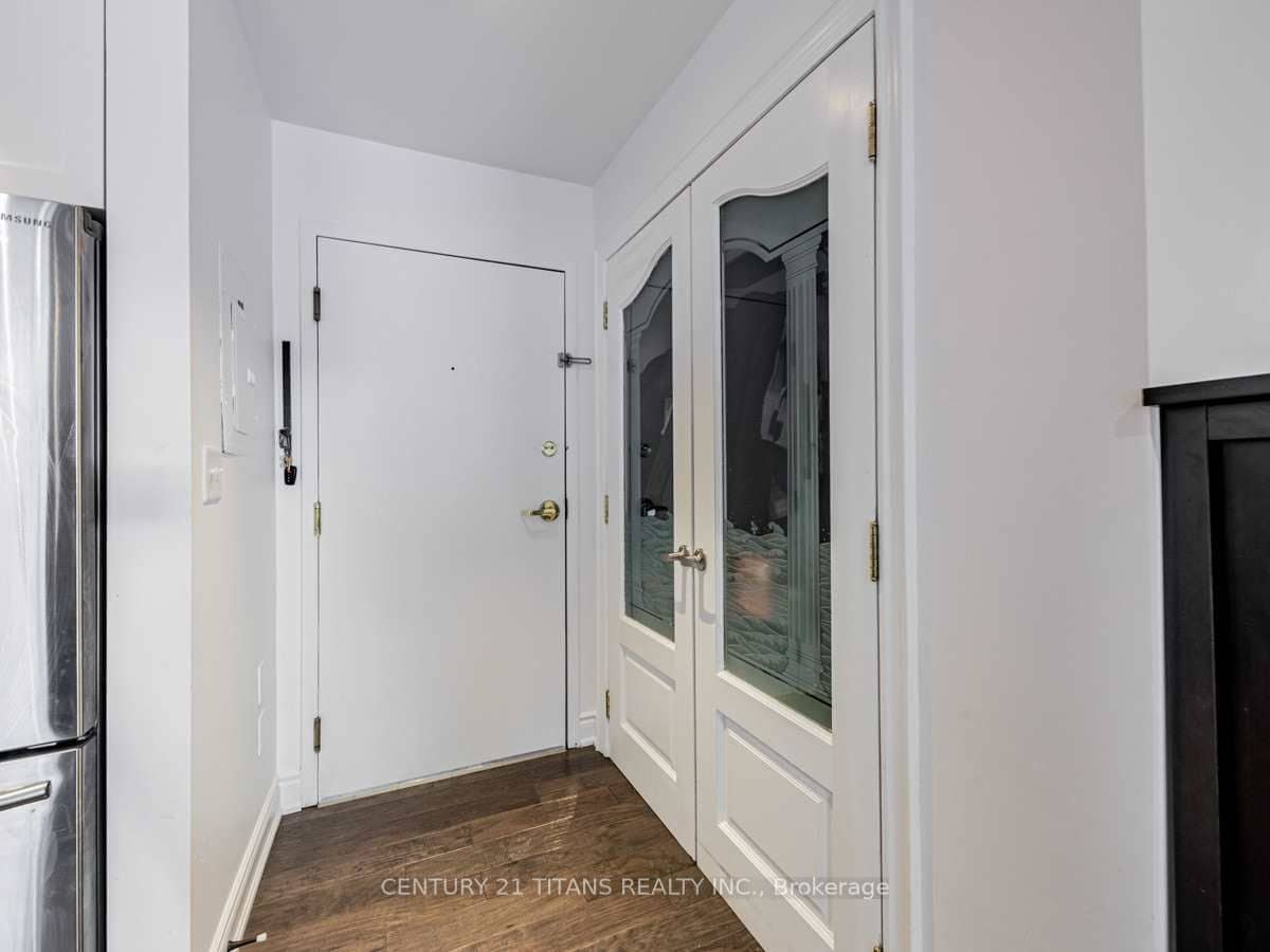 684 Warden Avenue 115, Toronto, ON M1L 4W4