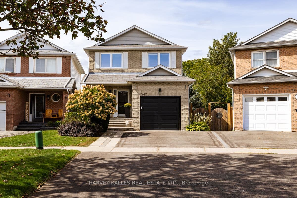 247 Overbank Drive, Oshawa, ON L1J 7X1