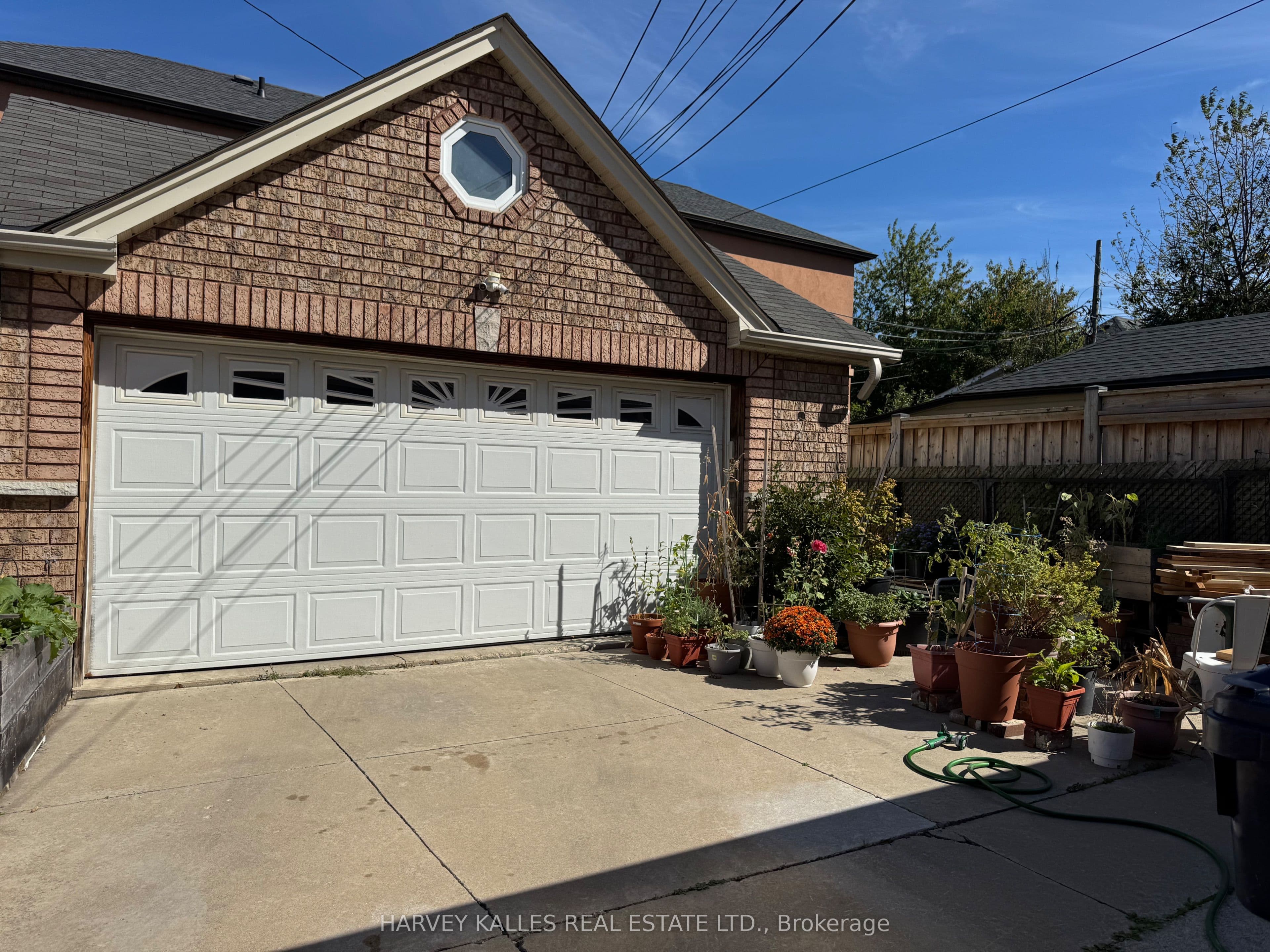 313 Glenholme Avenue, Toronto, ON M6E 3E2