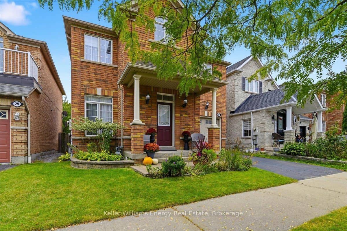27 Dent Street, Ajax, ON L1T 4G1
