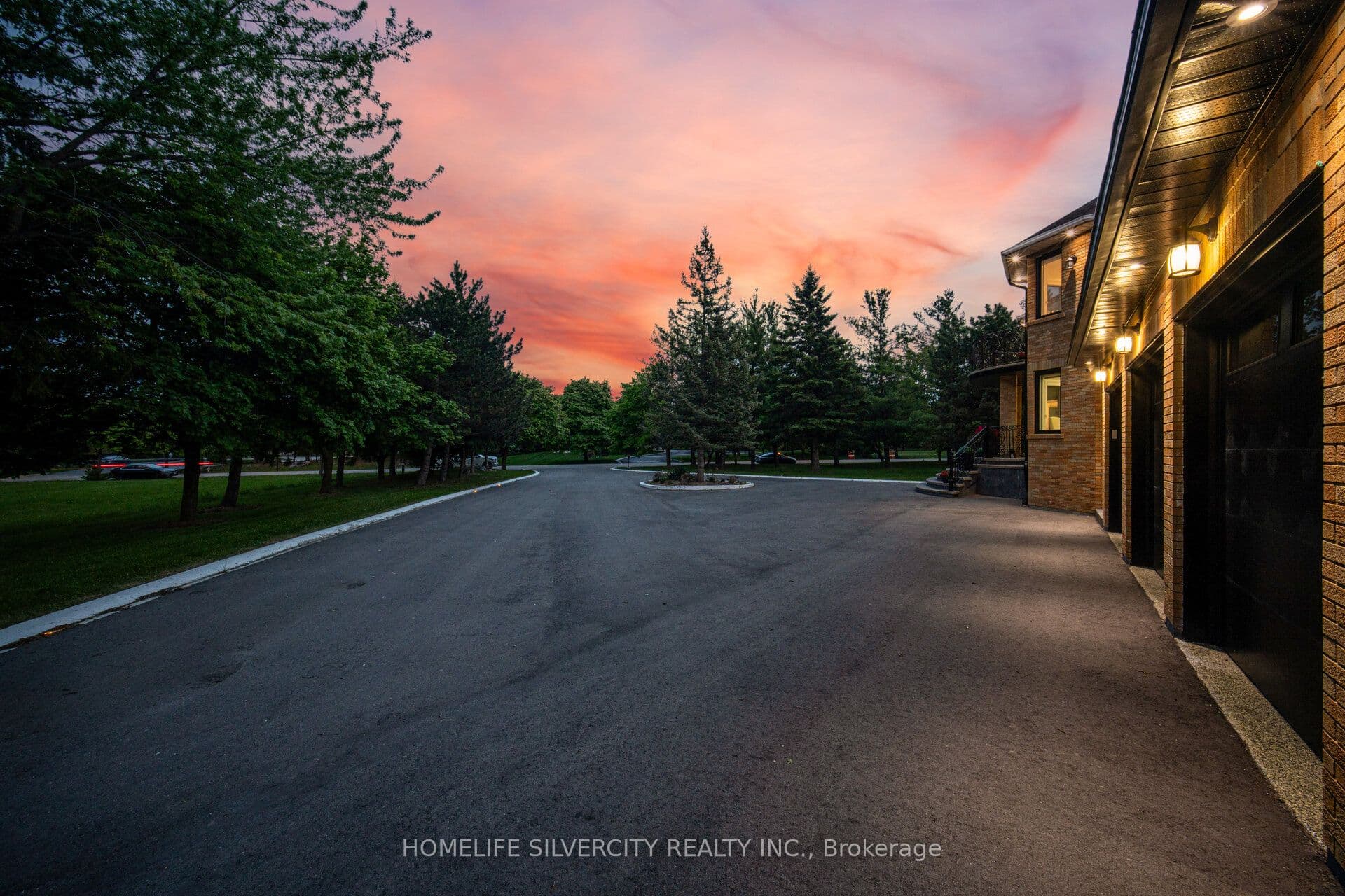 15 Estateview Circle, Brampton, ON L6P 0R3