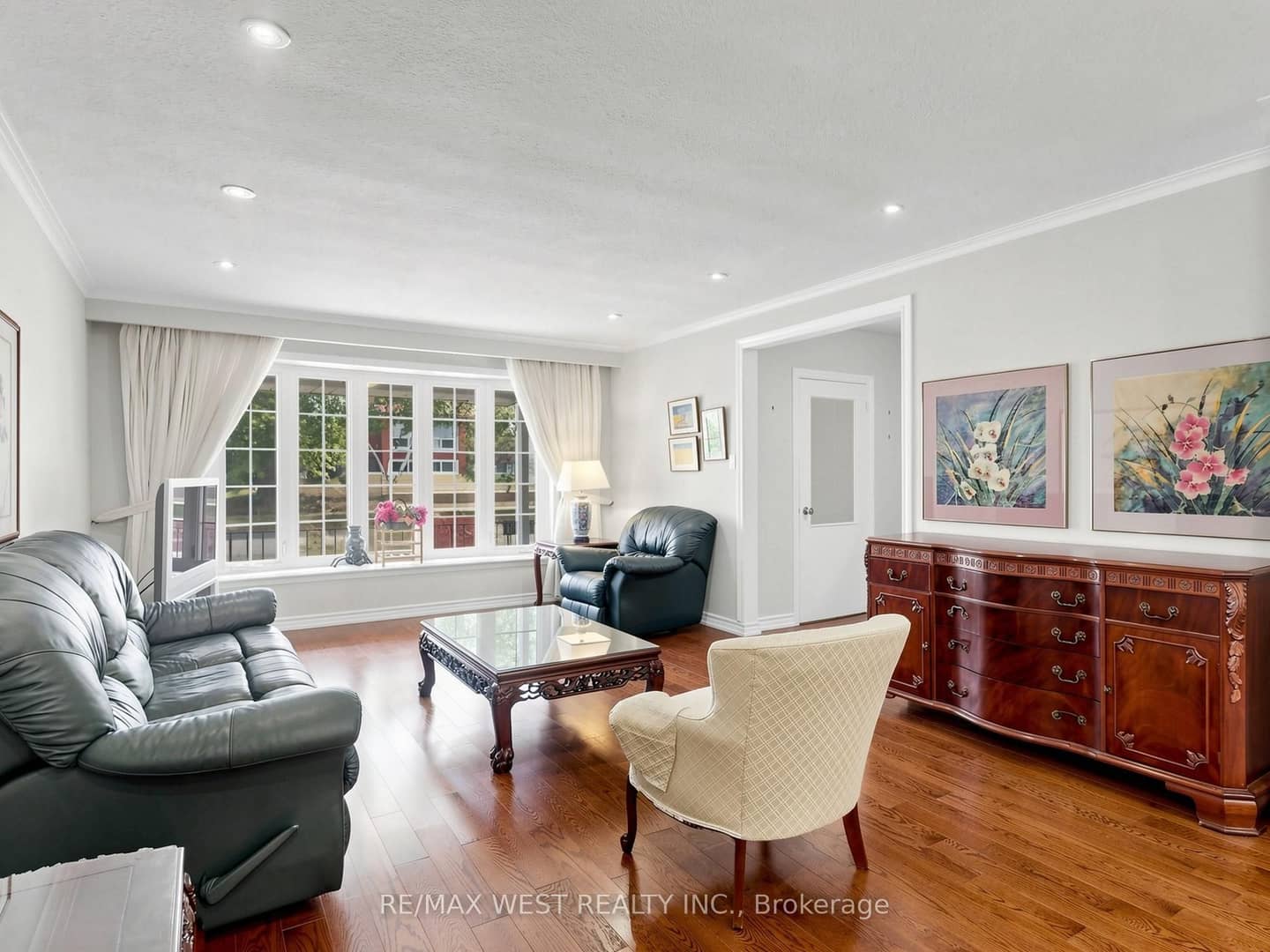 41 Burnview Crescent, Toronto, ON M1H 1B4
