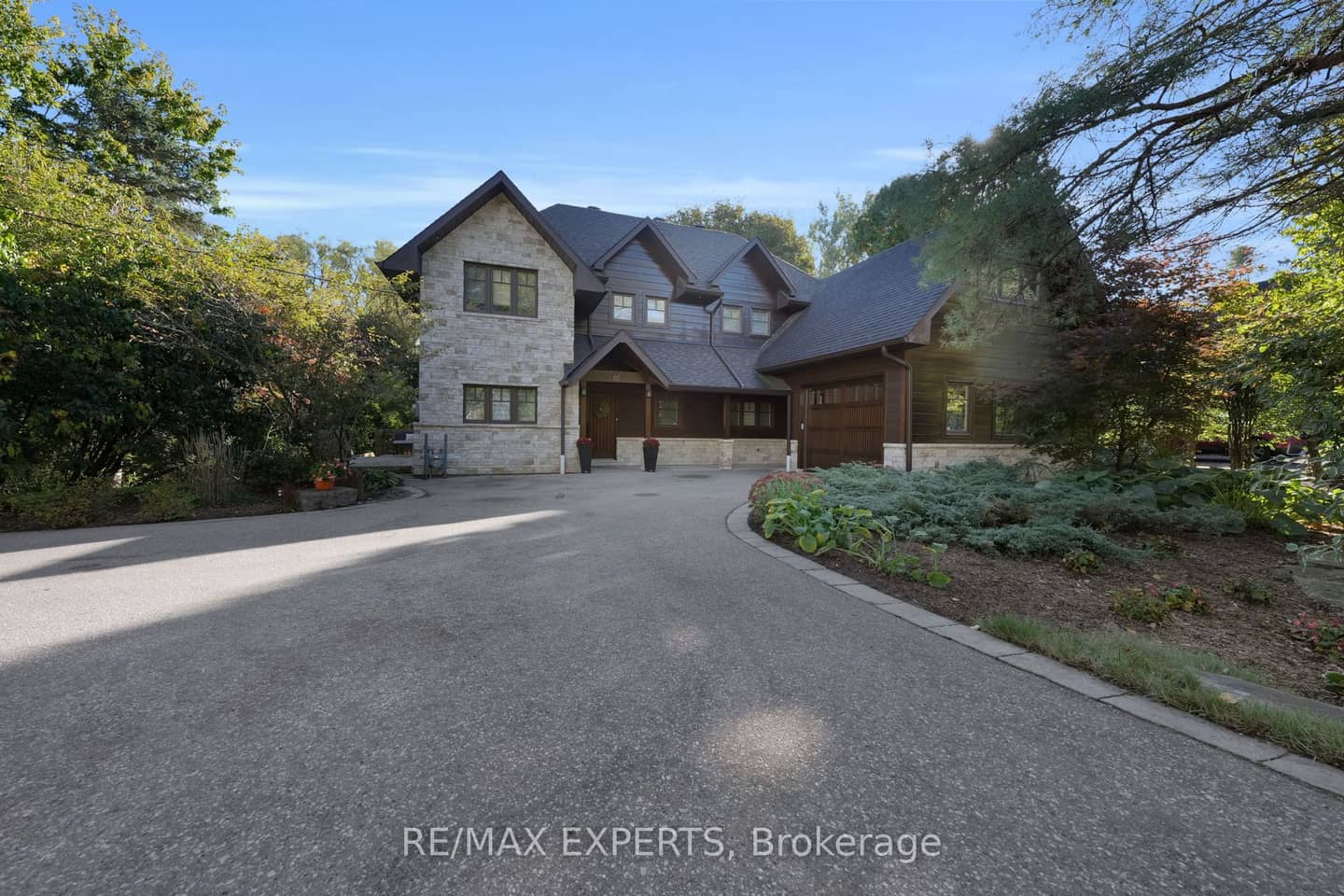 65 John Street, King, ON L7B 1J6