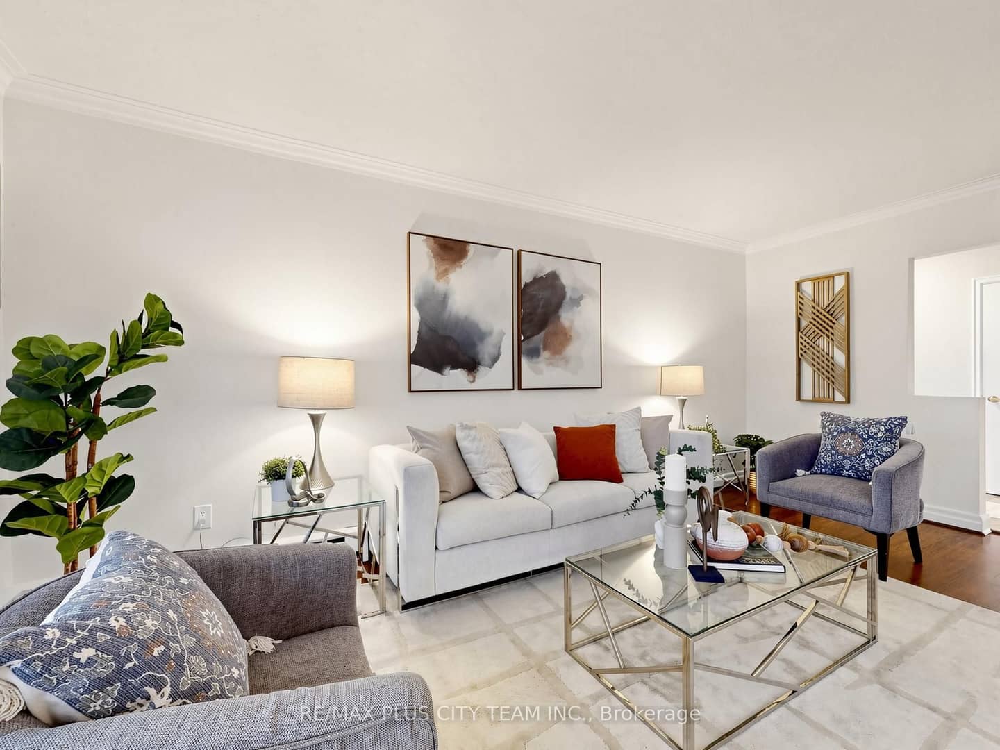 16 Holford Crescent, Toronto, ON M1T 1M1