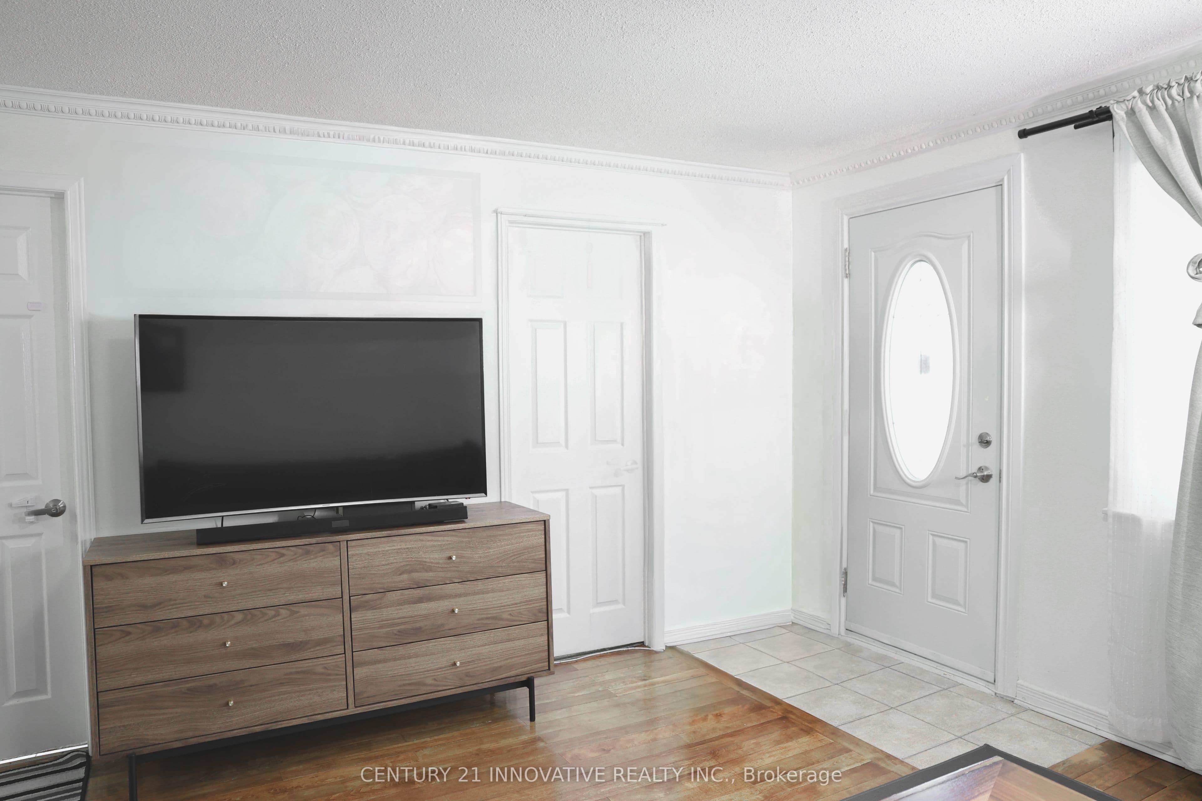 101 Heale Avenue, Toronto, ON M1N 3X9
