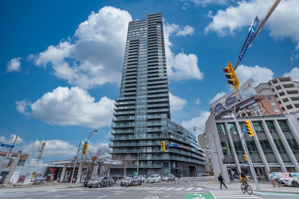 825 Church Street 2706, Toronto, ON M4W 3Z4