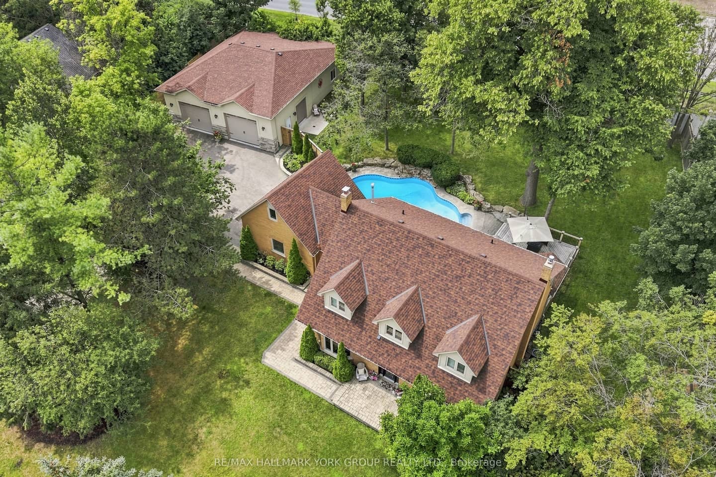 111 Whispering Pine Trail, Aurora, ON L4G 4X8