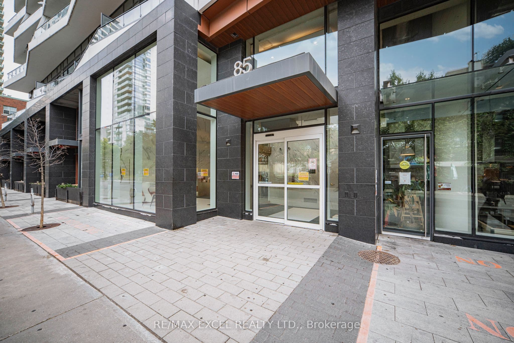 85 Wood Street 3203, Toronto, ON M4Y 0E8